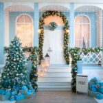 Navidad new,year's,decor,in,a,blue,veranda,with,a,garland